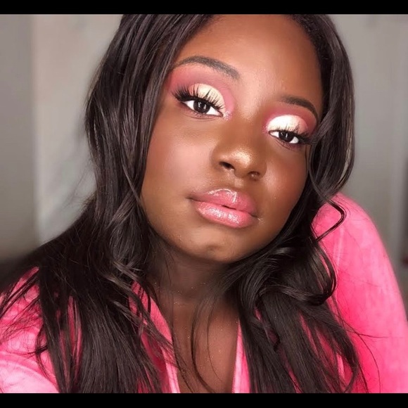 Sony DSRL Camera - Picture 2 of 4